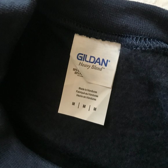 Merry Pitchmas "PITCH PERFECT 3" Exclusive CrewNeck Sweatshirt from press junket - Picture 5 of 6